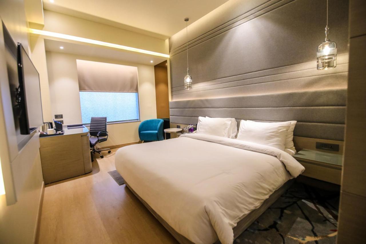 Radisson Blu Towers Kaushambi Delhi Ncr Ghaziabad Exterior foto Deluxe Room
