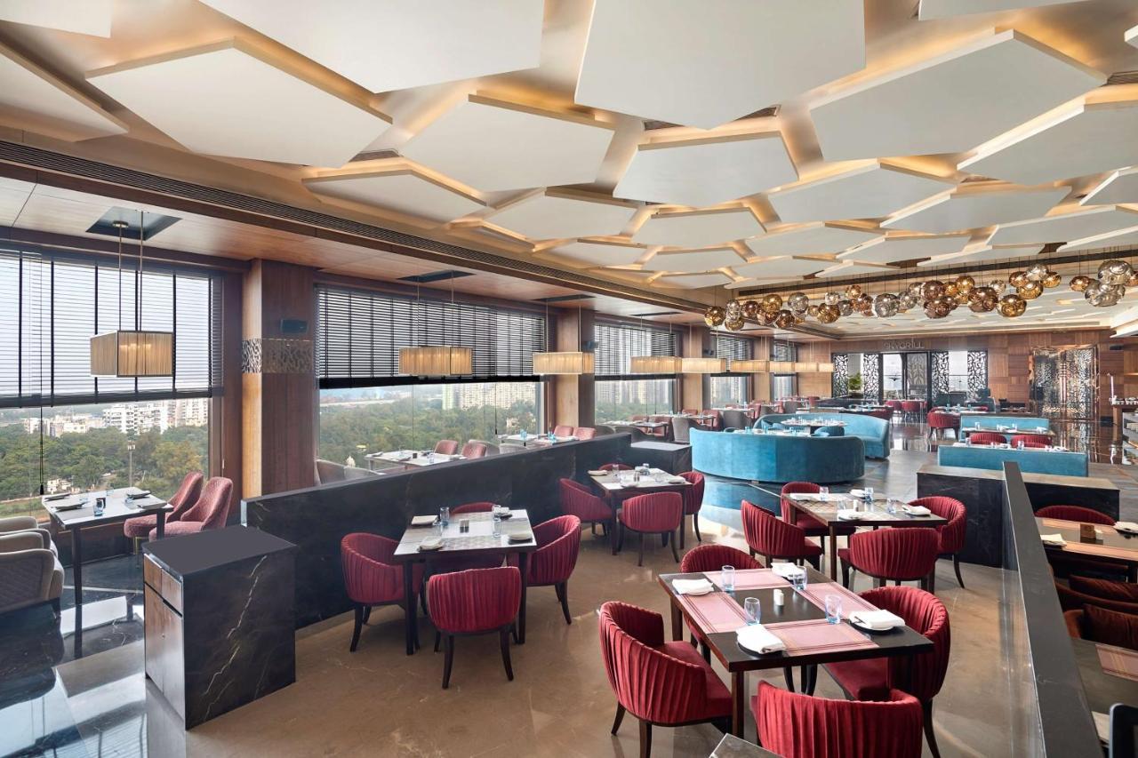 Radisson Blu Towers Kaushambi Delhi Ncr Ghaziabad Exterior foto The restaurant
