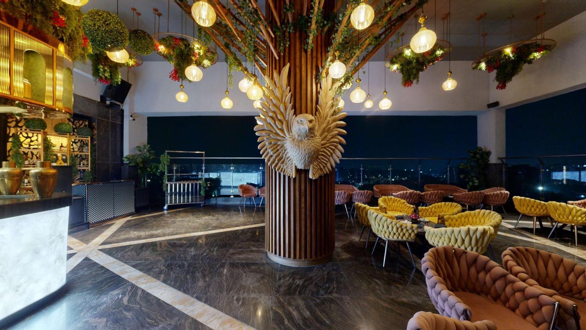 Radisson Blu Towers Kaushambi Delhi Ncr Ghaziabad Exterior foto The interior of the restaurant