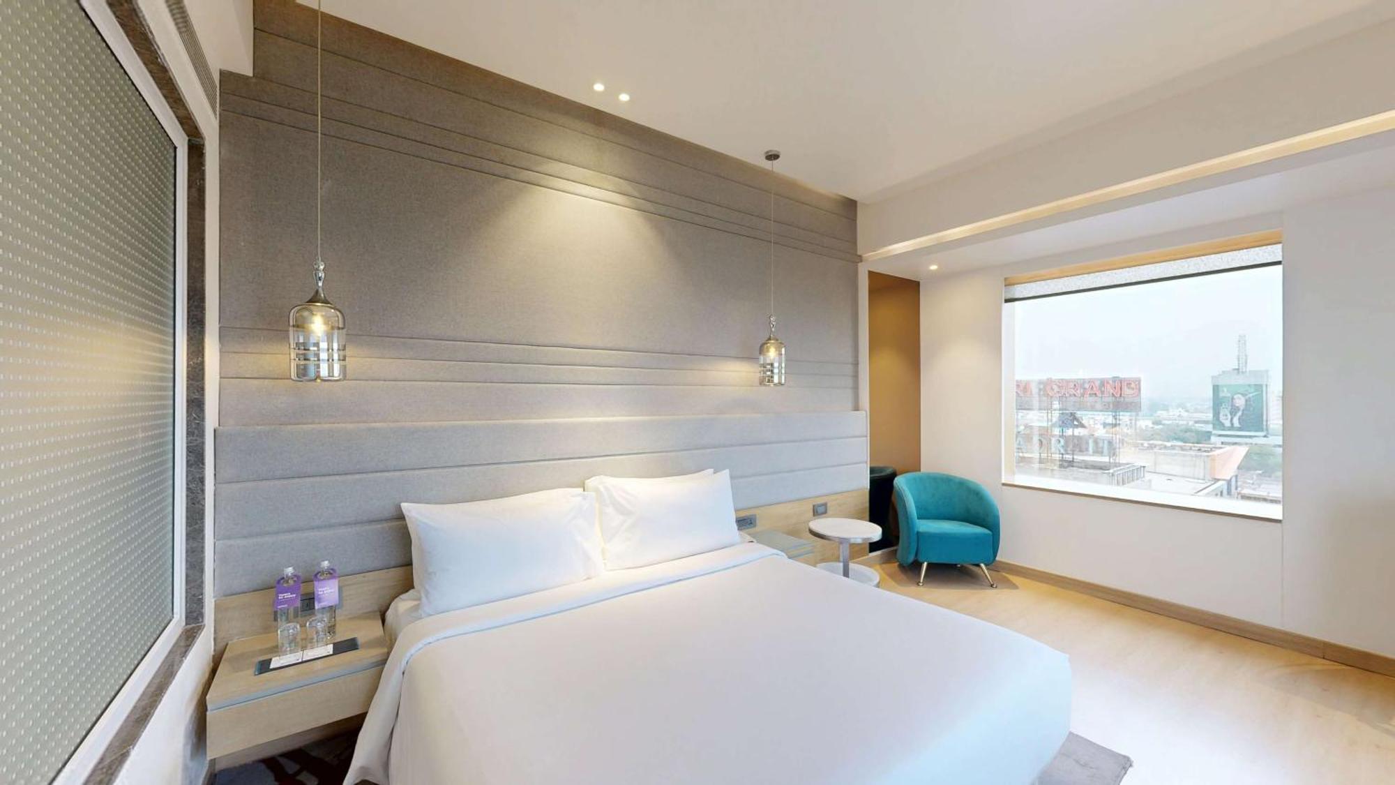 Radisson Blu Towers Kaushambi Delhi Ncr Ghaziabad Exterior foto Deluxe Room